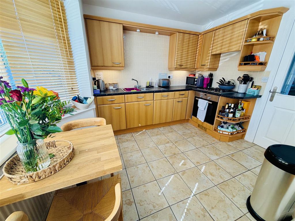 Property photo 3 of 21 Kitchen Diner