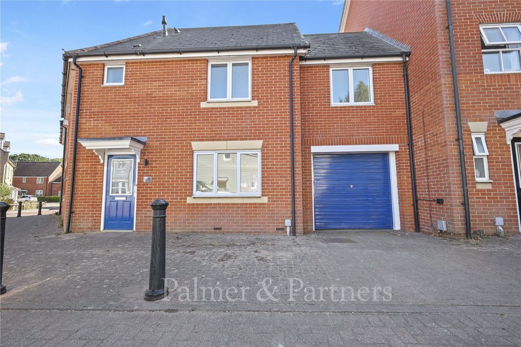 Property photo 1 of 18 External