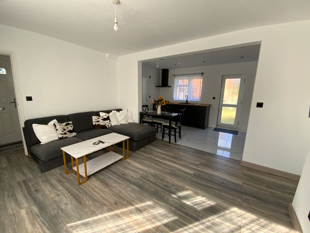 Property photo 2 of 17 Img_2062