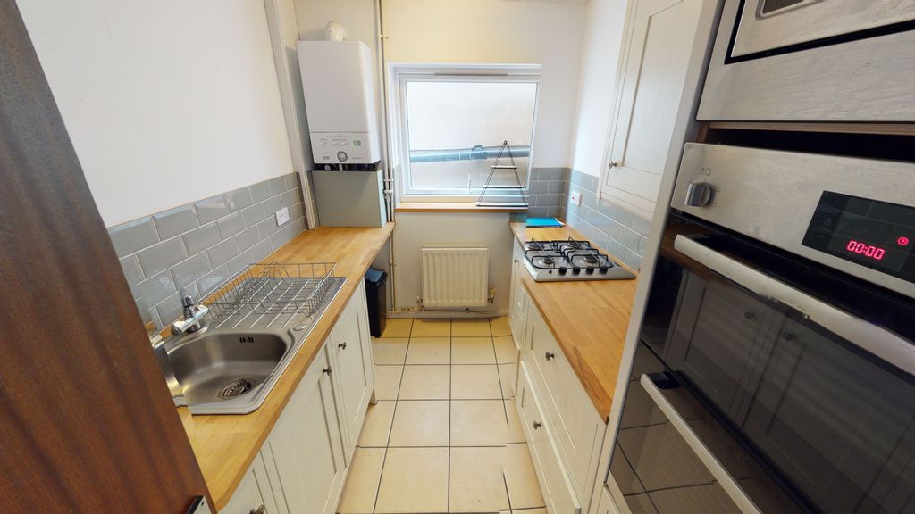 Property photo 2 of 5