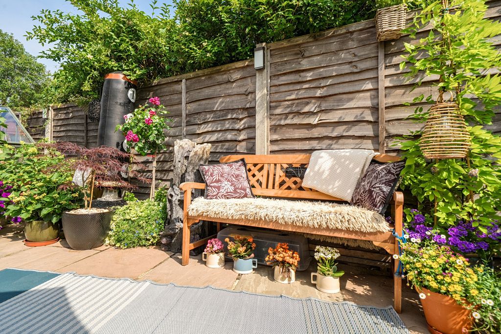 Property photo 2 of 38 Garden