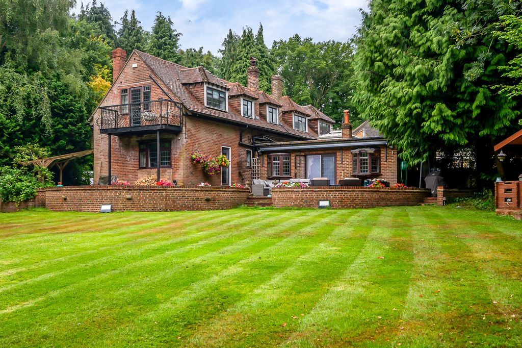 Property photo 2 of 40