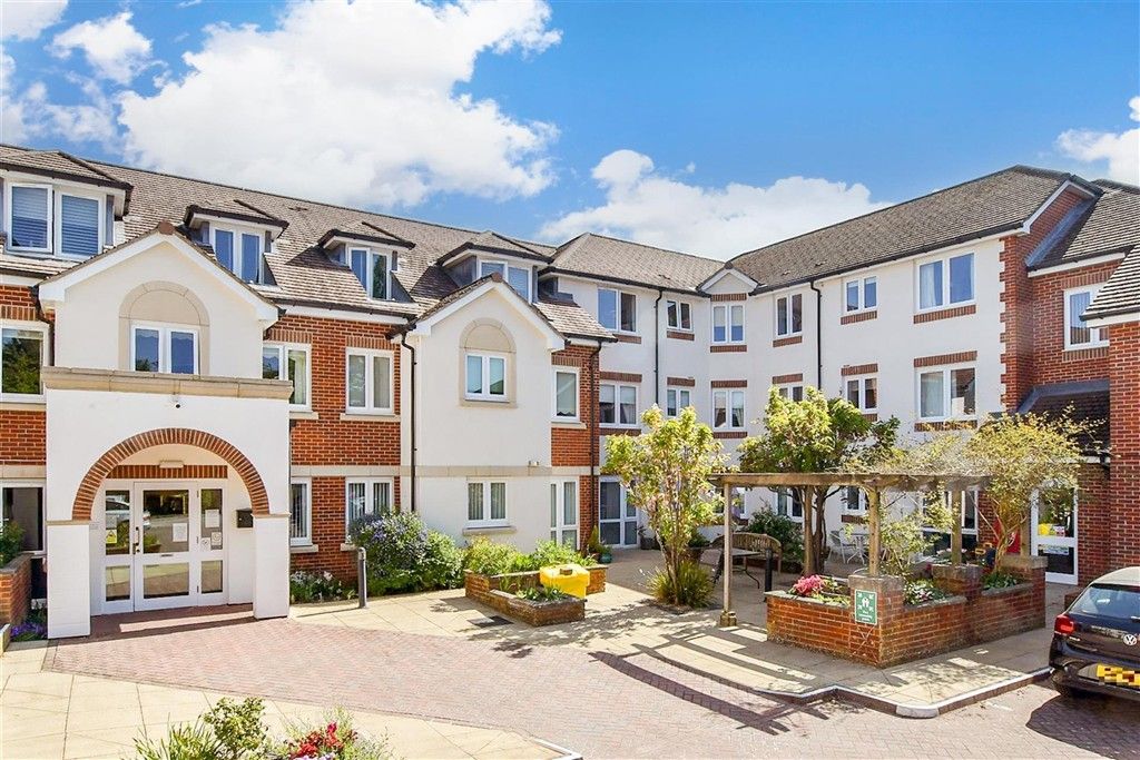 Property photo 3 of 12 Front. (Web)