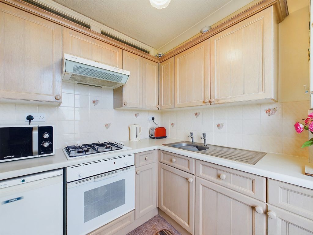 Property photo 3 of 12