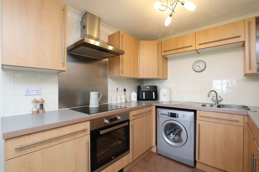 Property photo 2 of 19