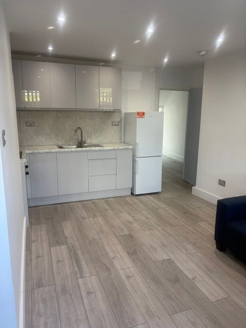 Property photo 2 of 9 Kitchen/Reception Area