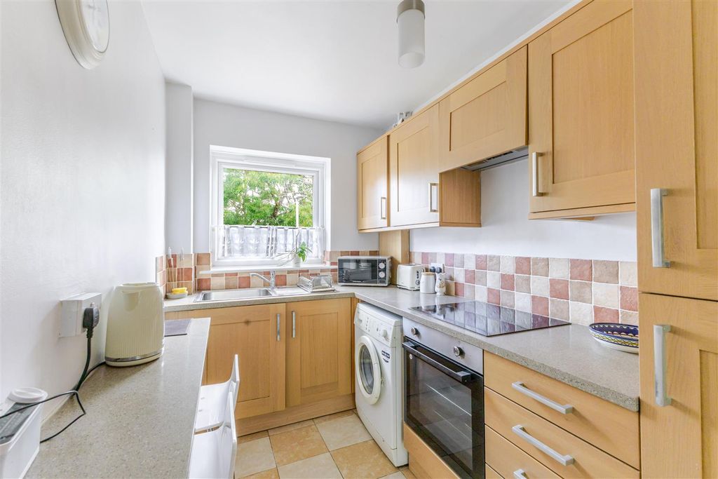 Property photo 3 of 18 Kitchen 1.Jpg