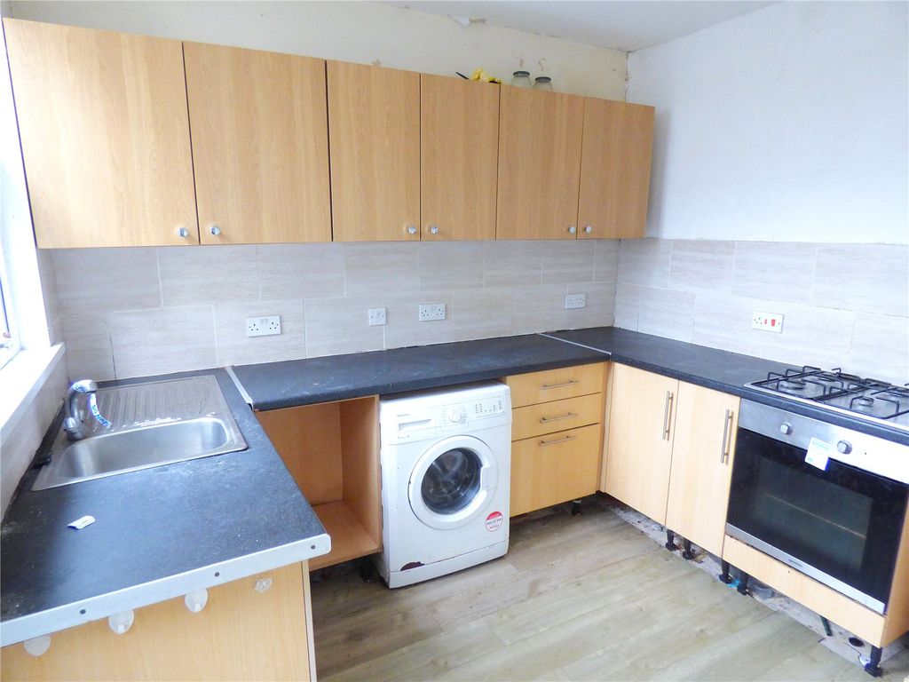 Property photo 2 of 14 Picture No. 17