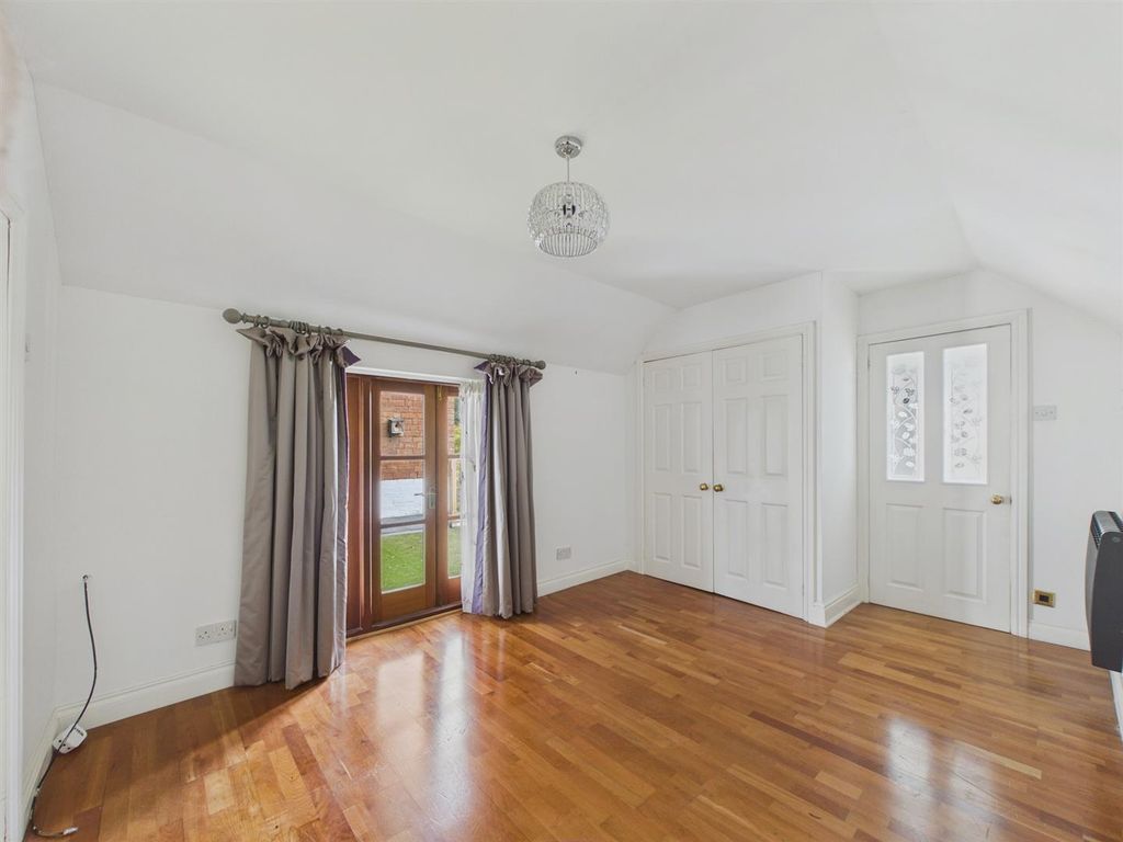 Property photo 2 of 16 Cam03972G0-Pr0483-Still013.Jpg