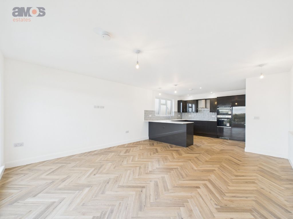 Property photo 3 of 15 4031914