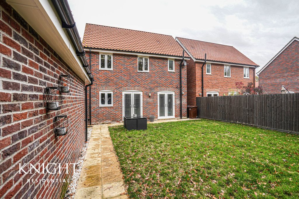St Andrews Close, Alresford, Colchester CO7, 3 bed detached house for ...