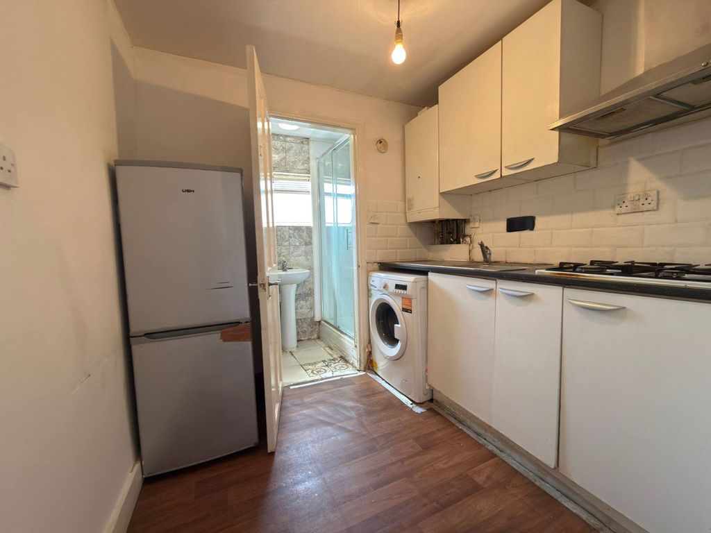 Property photo 1 of 8 One Bedroom Ground Floor Flat -Plaistow