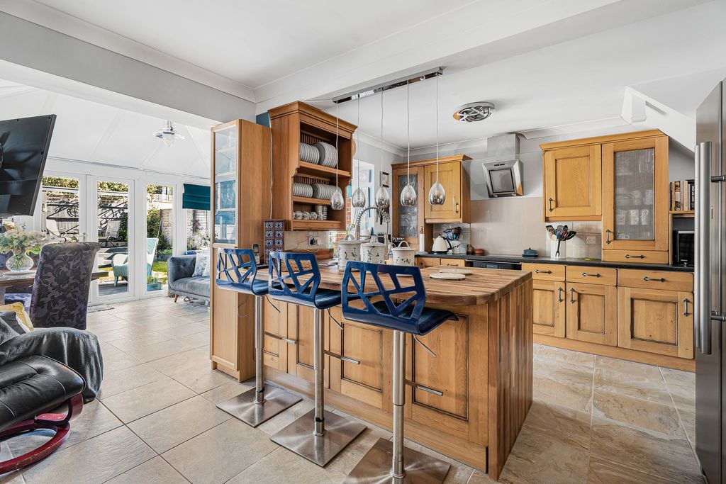 Property photo 3 of 17 Photo 22