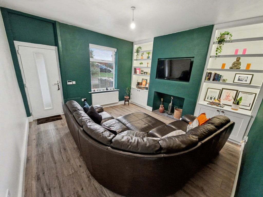 Property photo 2 of 22