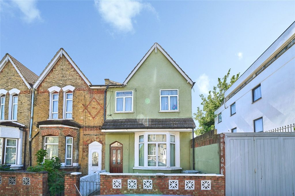 Property photo 2 of 18 Picture No. 12