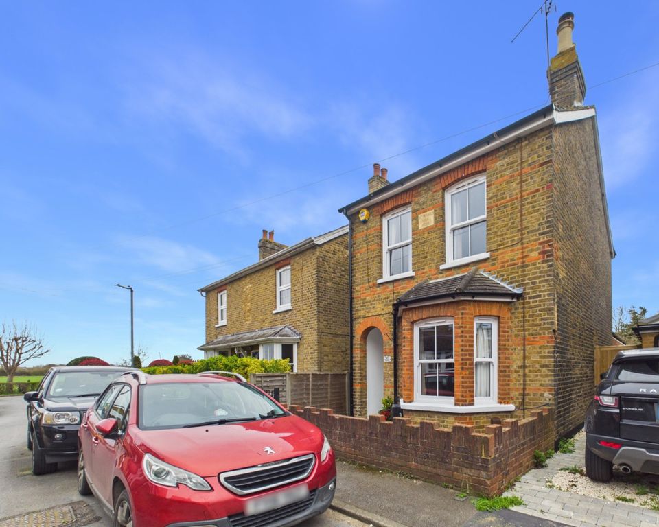 Property photo 1 of 10 Front