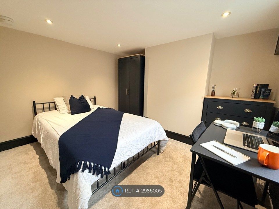 Property photo 2 of 35