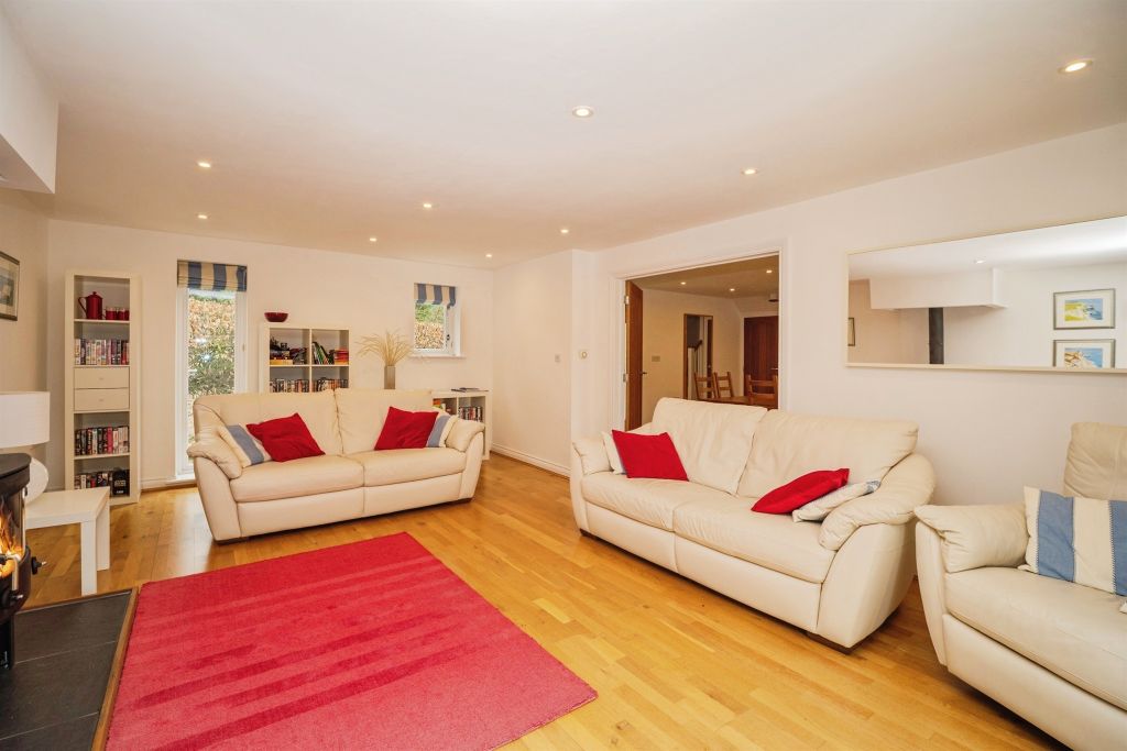 Property photo 3 of 23