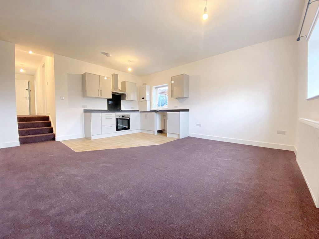 Property photo 1 of 5 Kitchen/Living