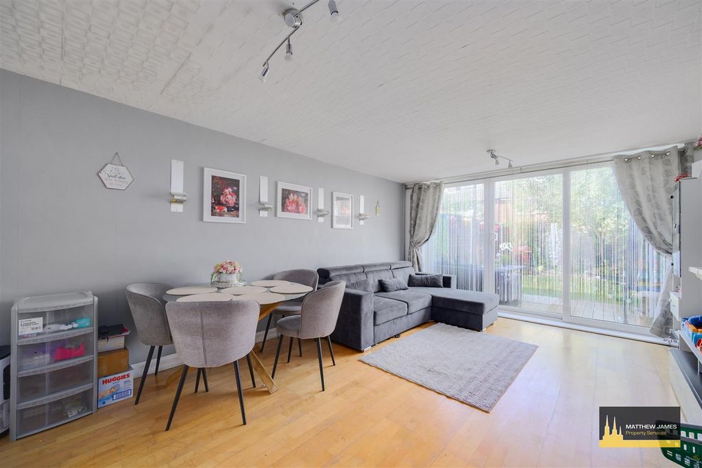 Property photo 1 of 17 Lounge Dining Room
