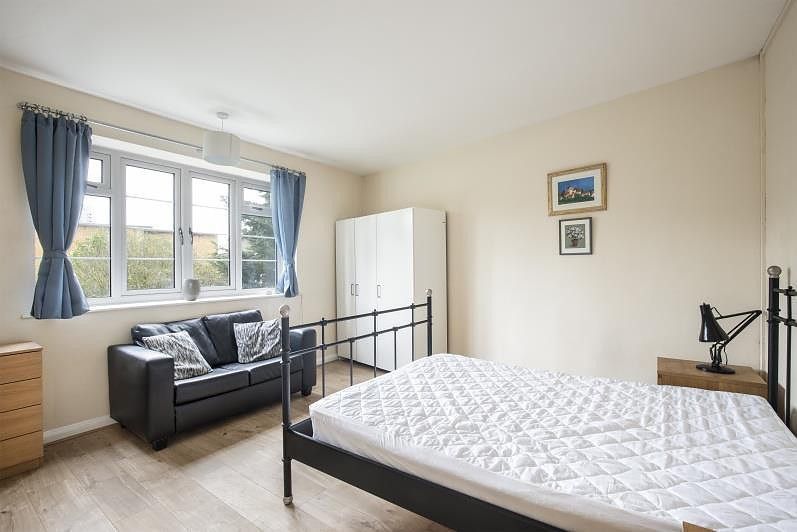 Property photo 3 of 18 (Main)