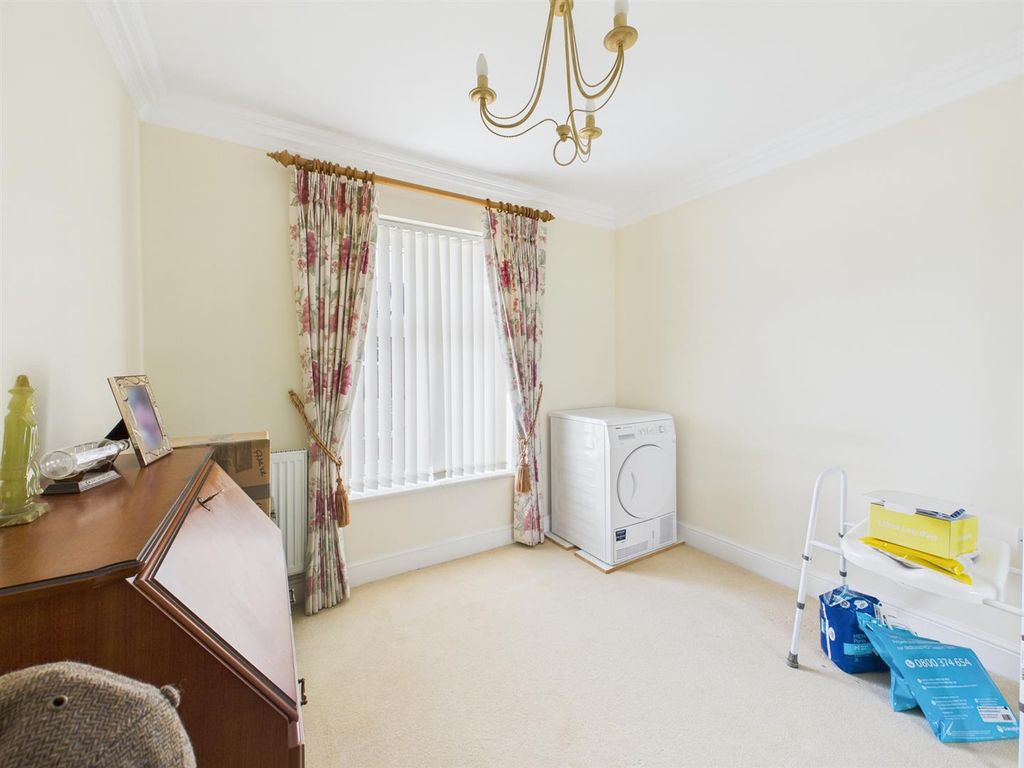 Property photo 3 of 13 Cam04116G0-Pr0276-Still003.Jpg