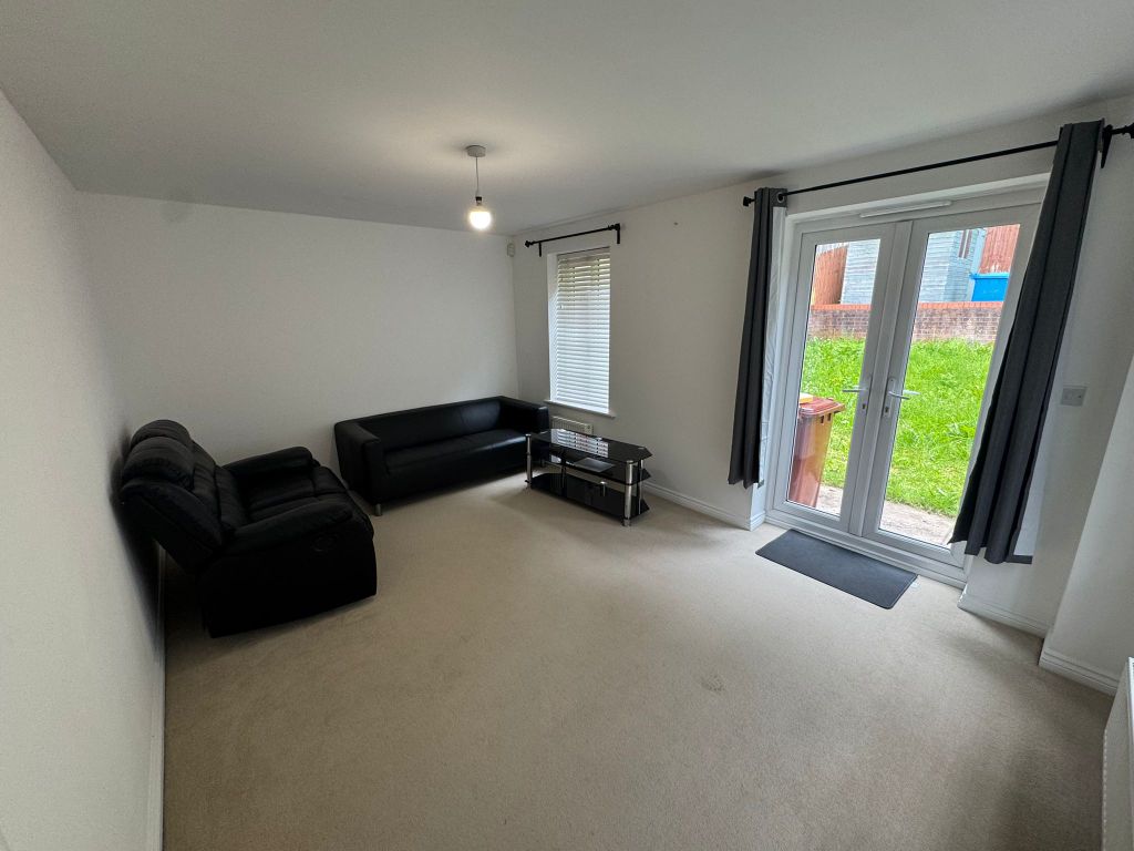 Property photo 2 of 10 Lounge