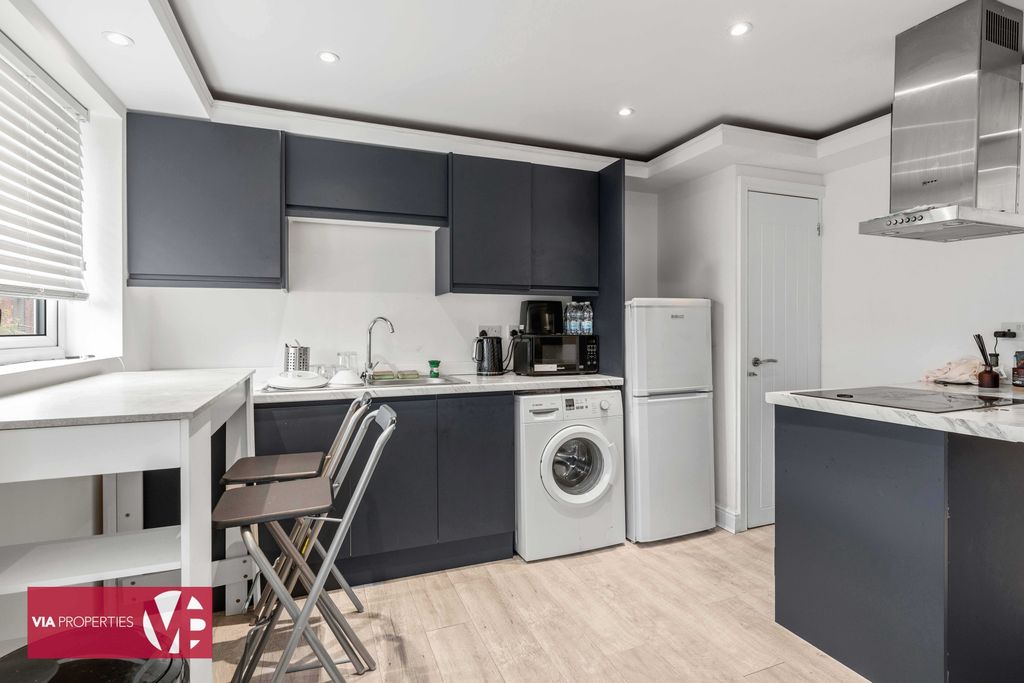 Property photo 2 of 7 Photo 5