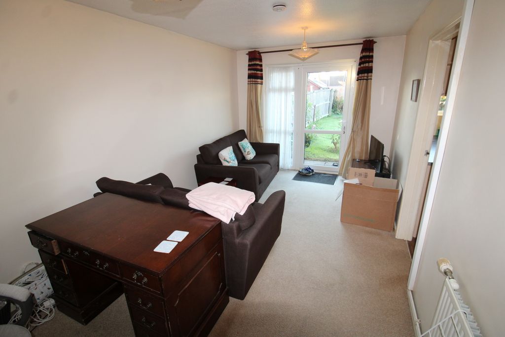 Property photo 1 of 8 Lounge