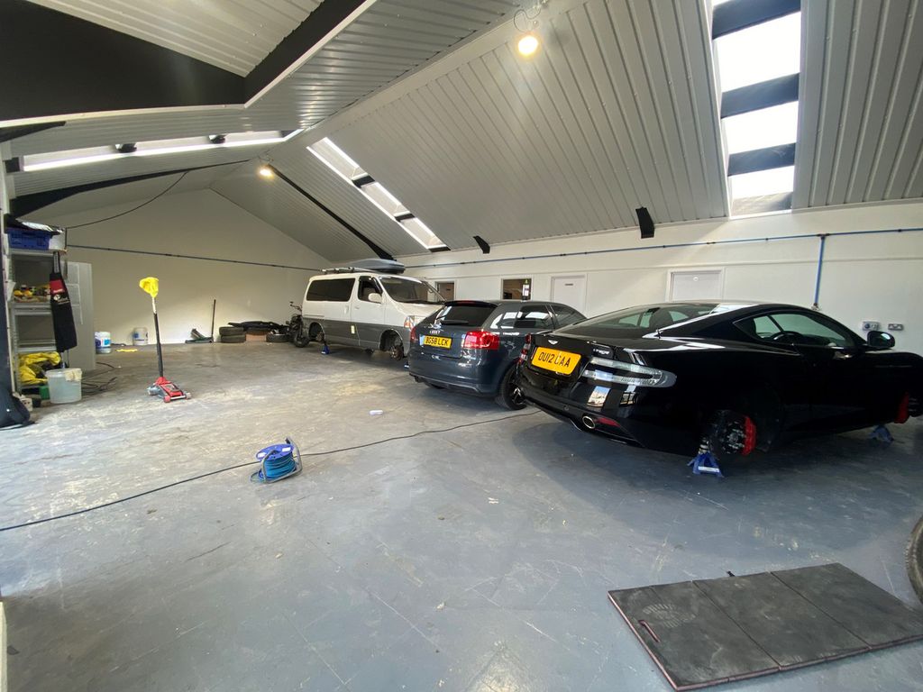 Property photo 3 of 16