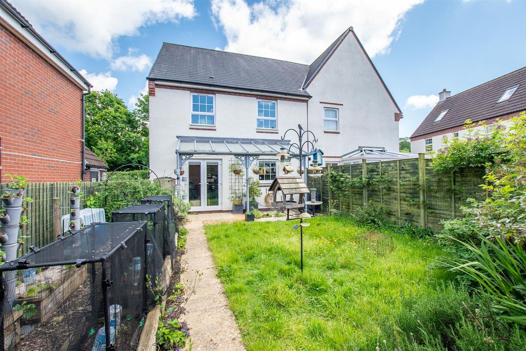 Property photo 2 of 24