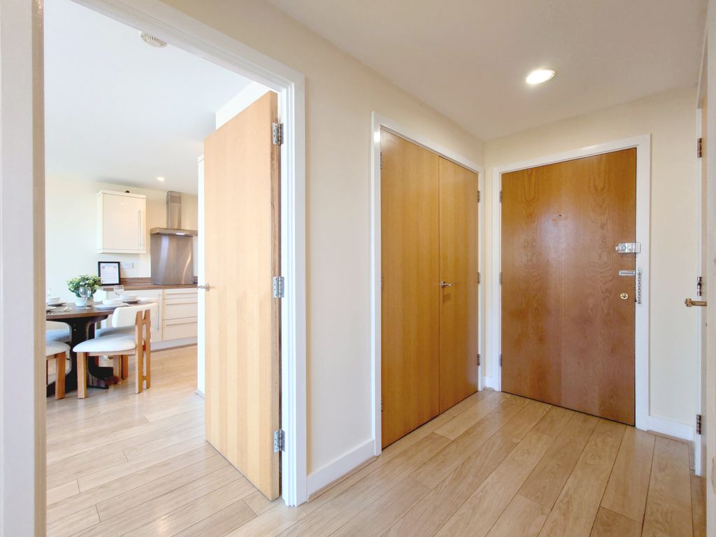 Property photo 2 of 33