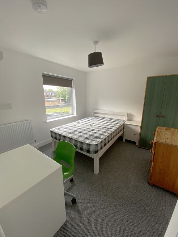 Property photo 3 of 8 Bedroom 1