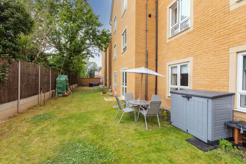 Property photo 3 of 11