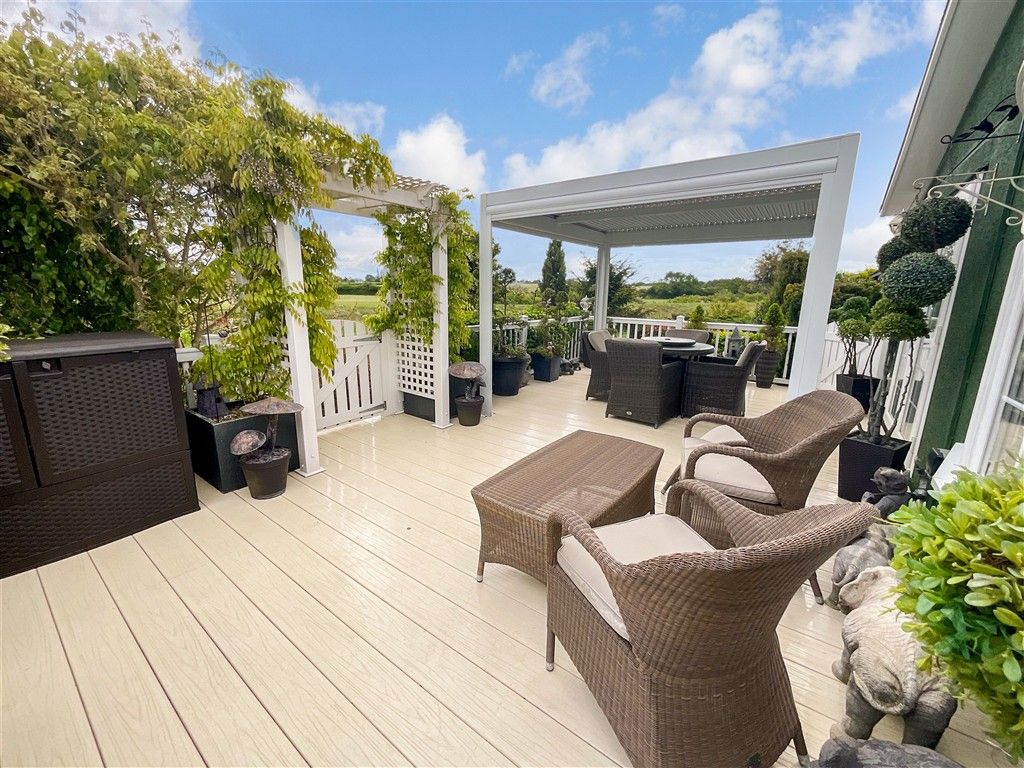 Property photo 1 of 15 Veranda