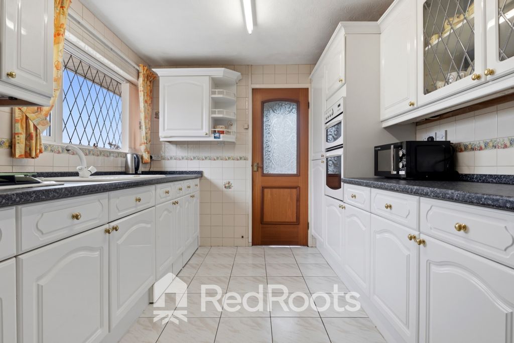 Property photo 3 of 28 5158315