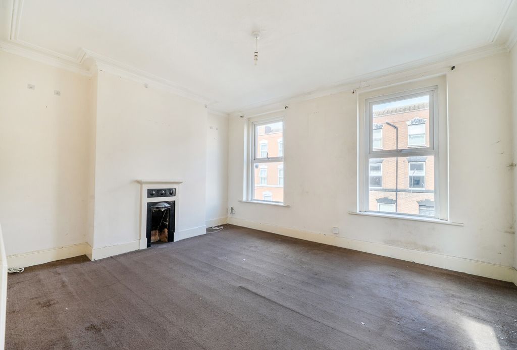 Property photo 3 of 19 1447754-12-69E743...