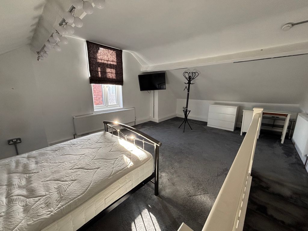 Property photo 1 of 9 Image