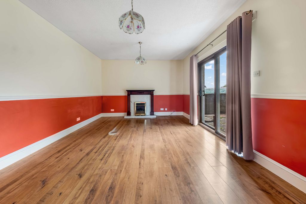 Property photo 2 of 22
