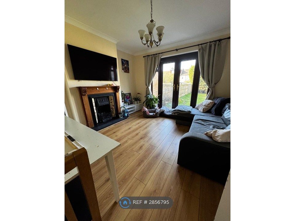 Property photo 1 of 9 Lounge / Dining Room Access Into Back Garden