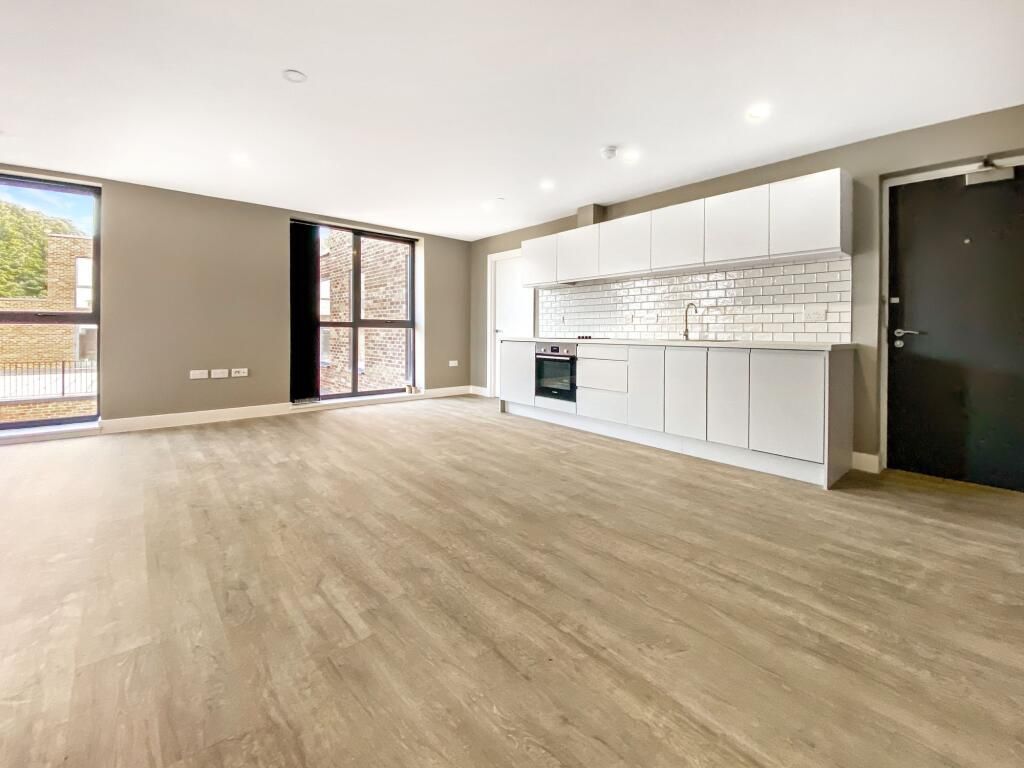 Property photo 1 of 5 2 Bed End Terrace To Rent Springfield Road, London W7