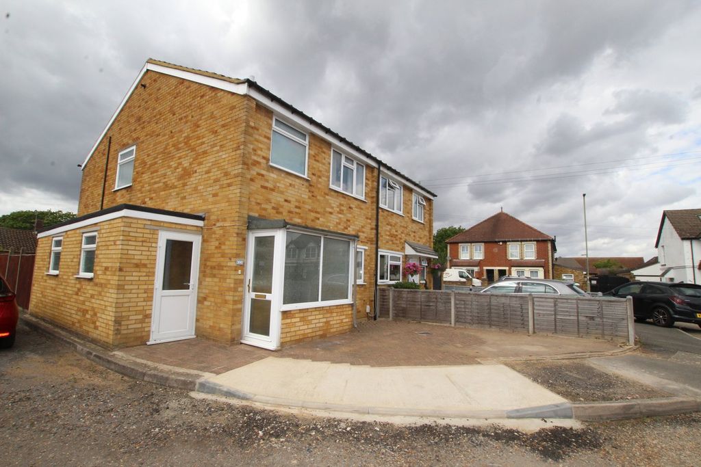 Property photo 1 of 21 Drive With Drop Kerb