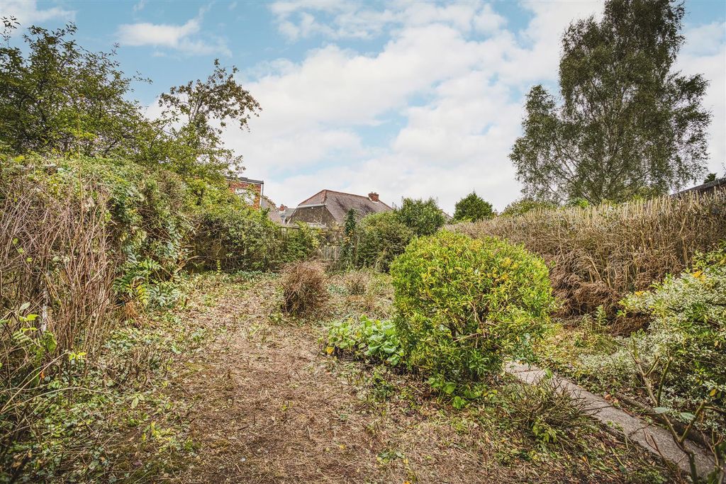 Property photo 2 of 14