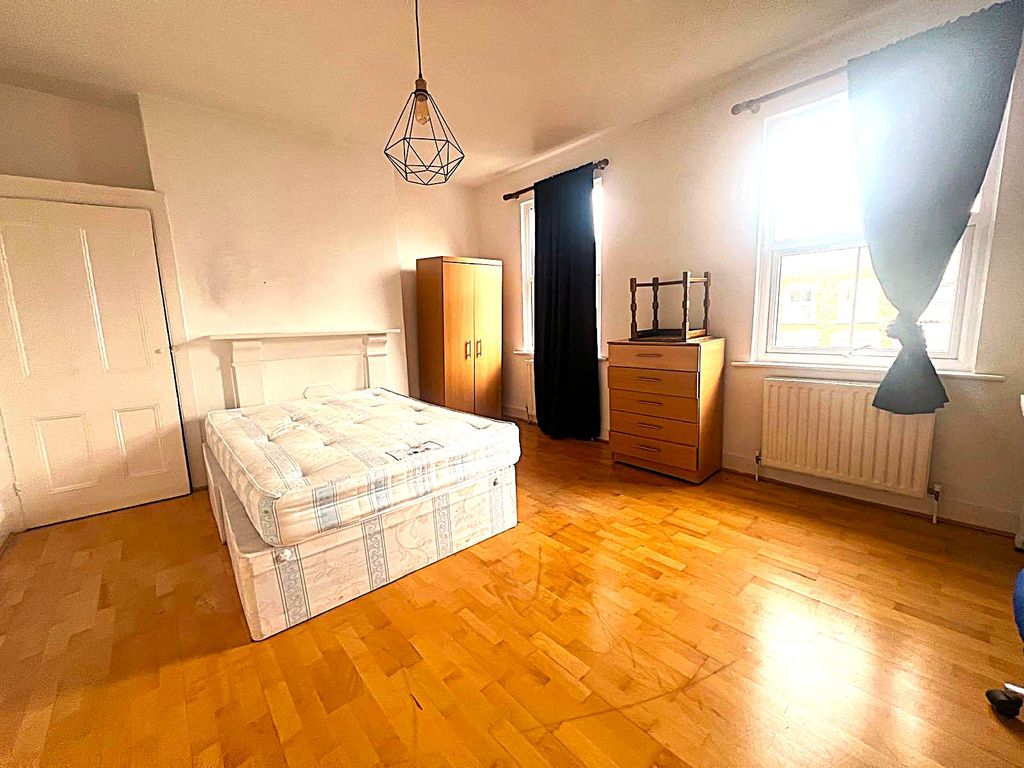 Property photo 1 of 4