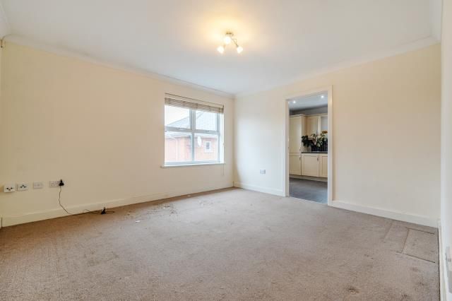 Property photo 3 of 10 Living Room