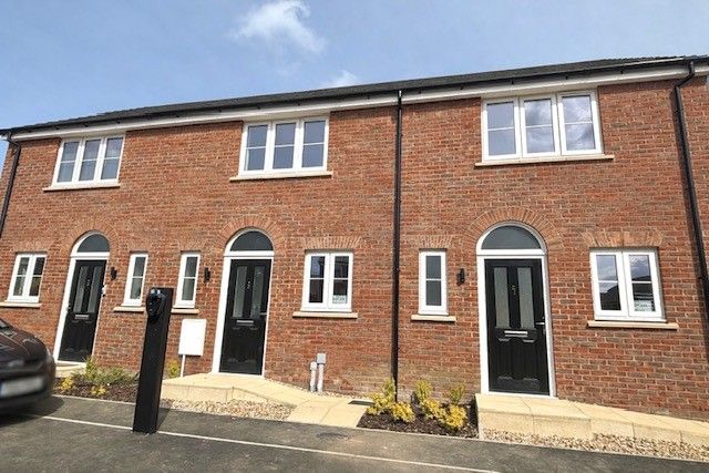 Property photo 1 of 8 Front