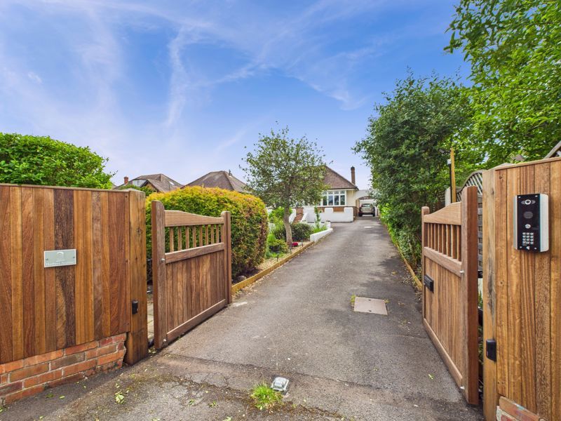 Property photo 1 of 27 Photo 23