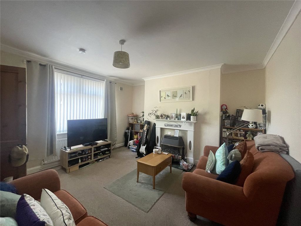 Property photo 3 of 15 Picture No. 12