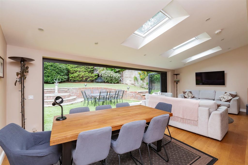 Property photo 3 of 21 Lounge/Dining Area