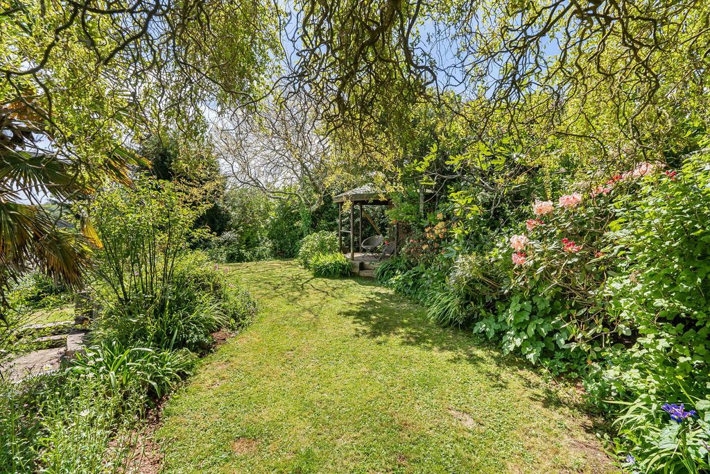 Property photo 3 of 17